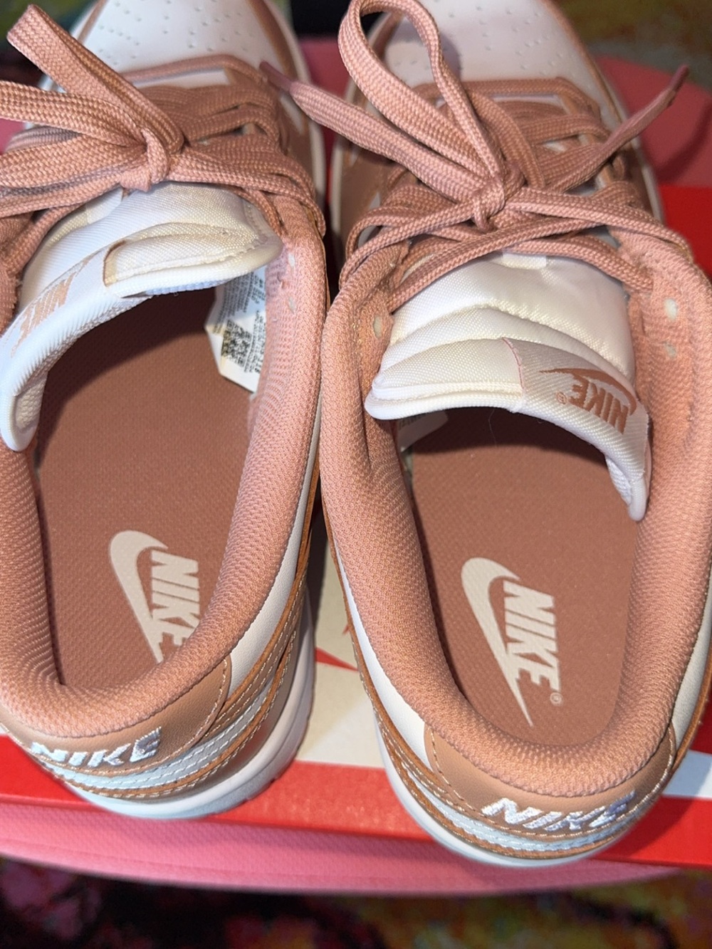 Nike Women's Low-Top Sneakers in White and Rose - Picture 4 of 4